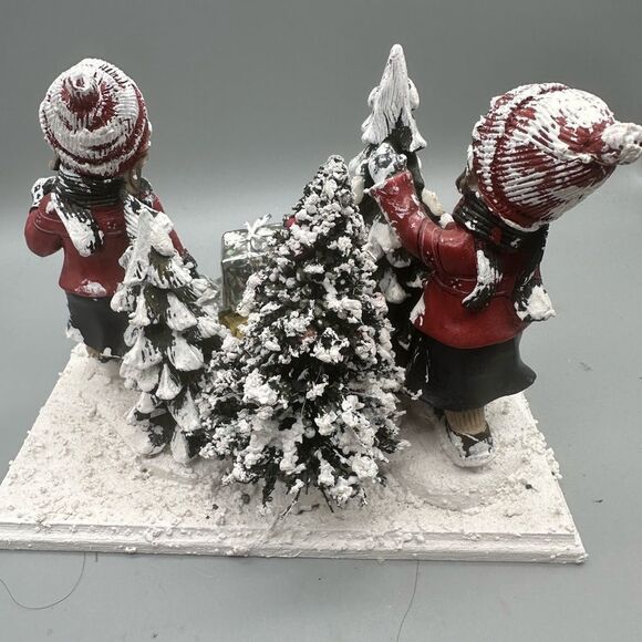 Vintage snow people playing in the snow Christmas scene - Picture 6 of 12